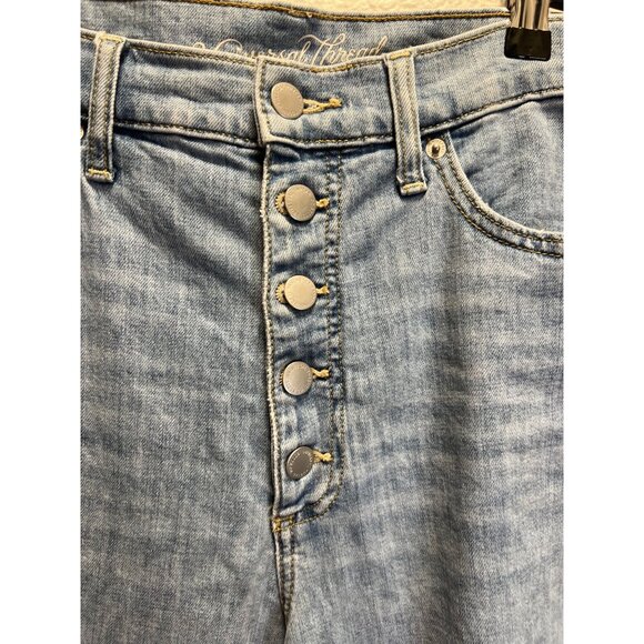 Universal Thread Fair Trade Certified Light Wash Distressed High-Waisted Button - Picture 7 of 8